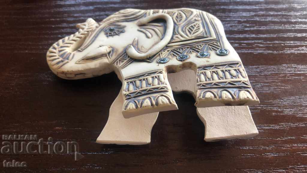 Ceramic elephant - hand decorated with price 10.00 BGN | € 5.11 Ceramic elephant - hand decorated with price 10.00 BGN | € 5.11