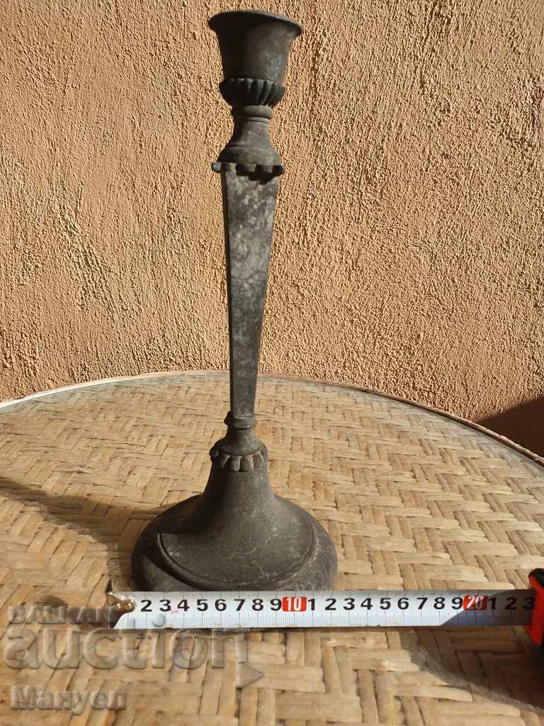 Auction I am selling a very old candle, bronze. RRRRRR Auction I am selling a very old candle, bronze. RRRRRR