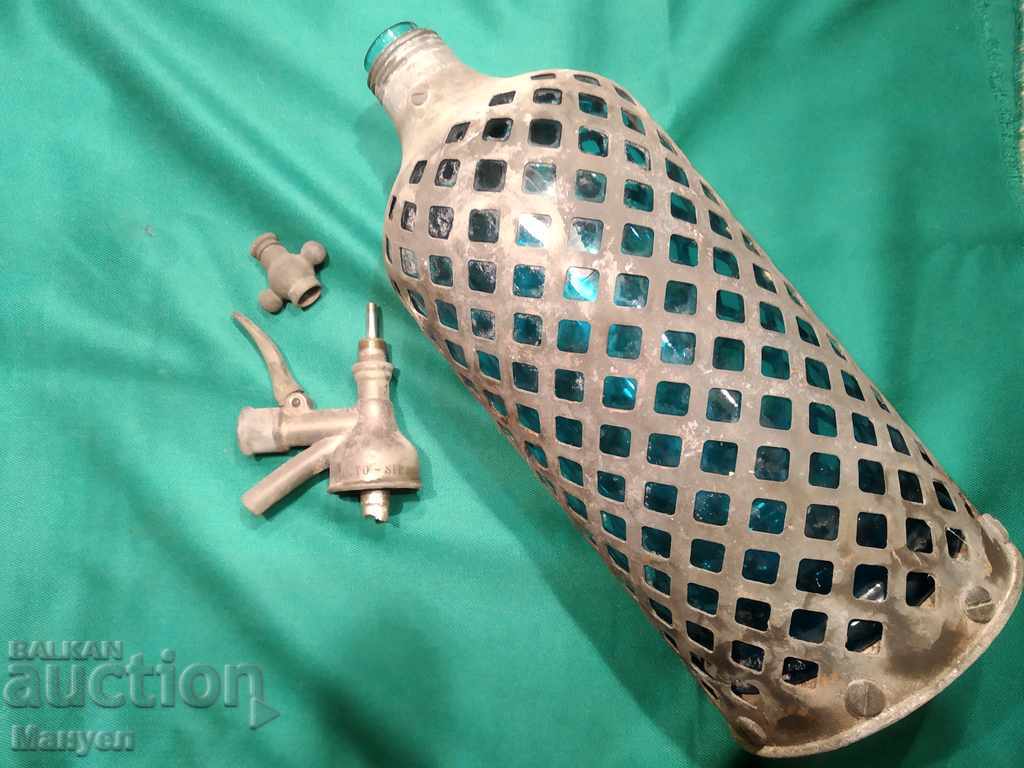 I am selling an old bottle (siphon) for carbonated water. RRRRRR - 6 I am selling an old bottle (siphon) for carbonated water. RRRRRR - 6