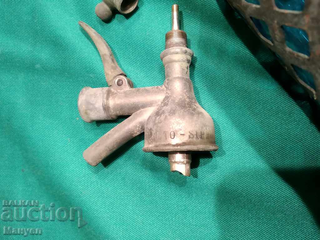 I am selling an old bottle (siphon) for carbonated water. RRRRRR - 7 I am selling an old bottle (siphon) for carbonated water. RRRRRR - 7