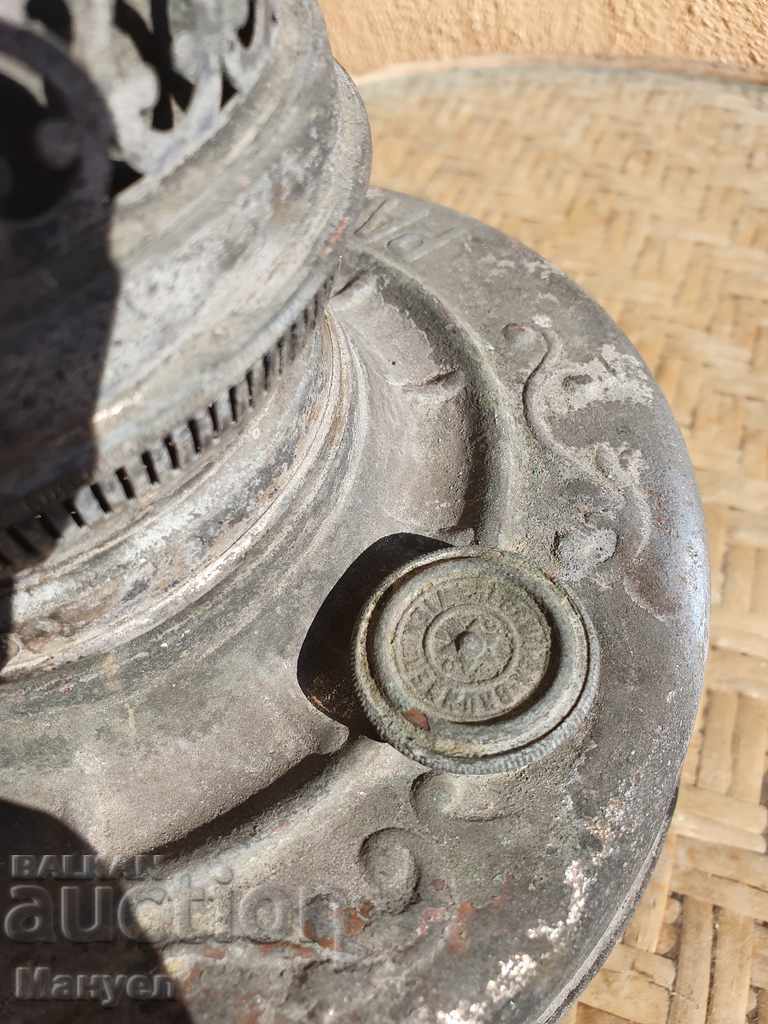 I am selling an old big gas lamp (lantern). RRRRRR - 5 I am selling an old big gas lamp (lantern). RRRRRR - 5