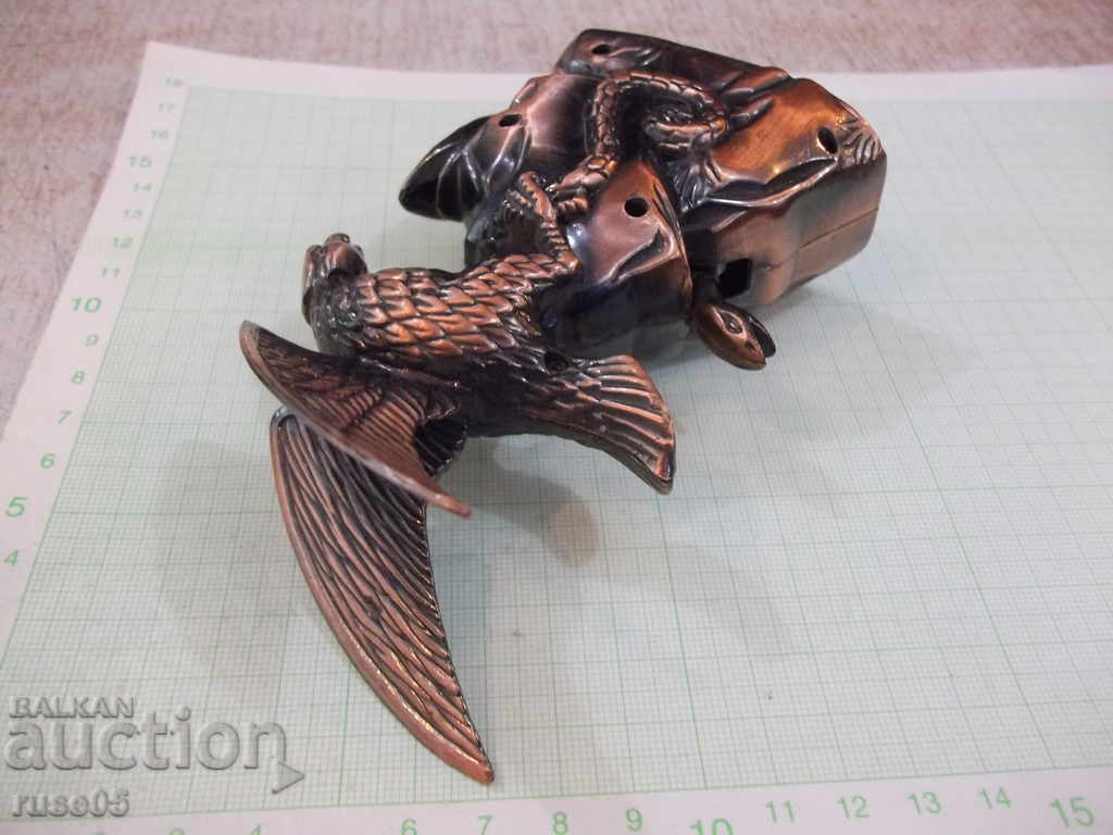 Delivery of Lighter "Eagle and Snake" gas piezocryst. With a soft flame working Delivery of Lighter "Eagle and Snake" gas piezocryst. With a soft flame working