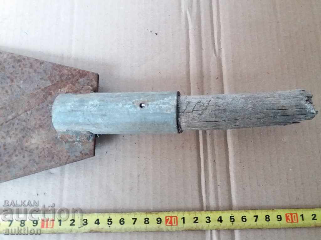 Auction OLD MASSIVE WROUGHT WRINKLE, SPATULA Auction OLD MASSIVE WROUGHT WRINKLE, SPATULA