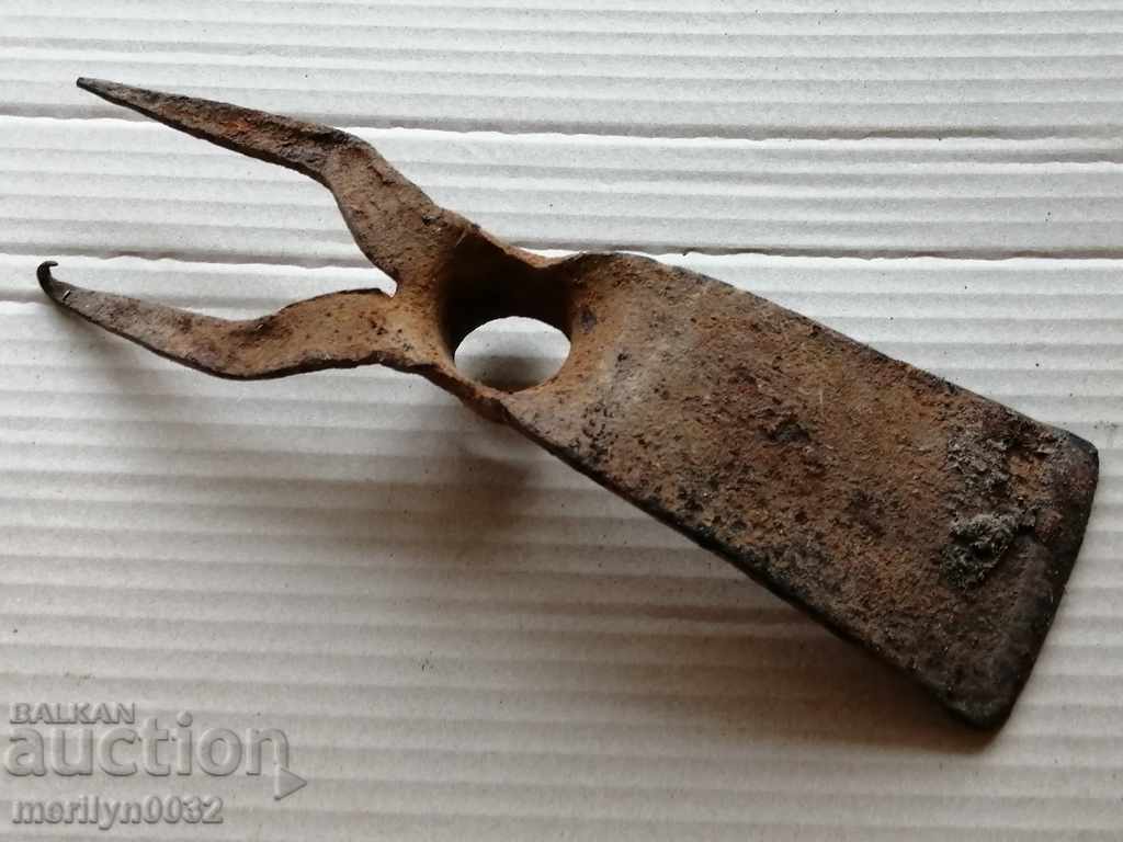 Device, tool, wrought iron picking chap - 5 Device, tool, wrought iron picking chap - 5