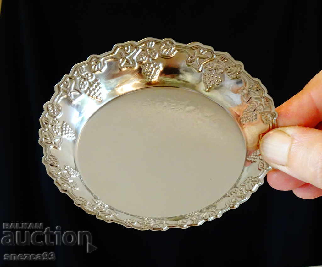 Silver-plated plate, grapevine base with grapes with price 7.00 BGN | € 3.58