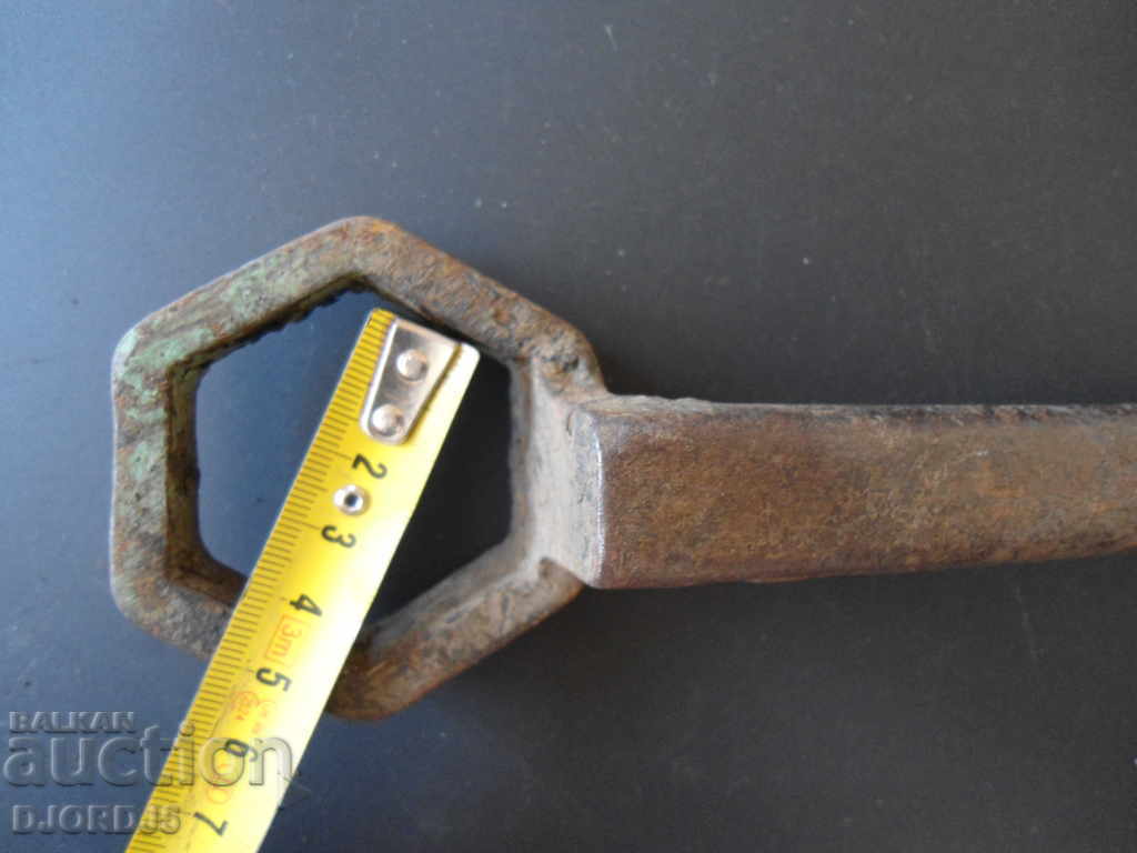 Auction Old key Auction Old key