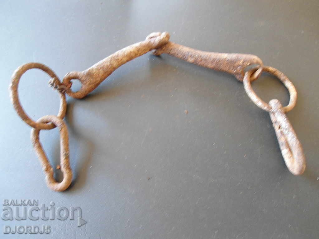 Old bridle with price 2.00 BGN | € 1.02 Old bridle with price 2.00 BGN | € 1.02