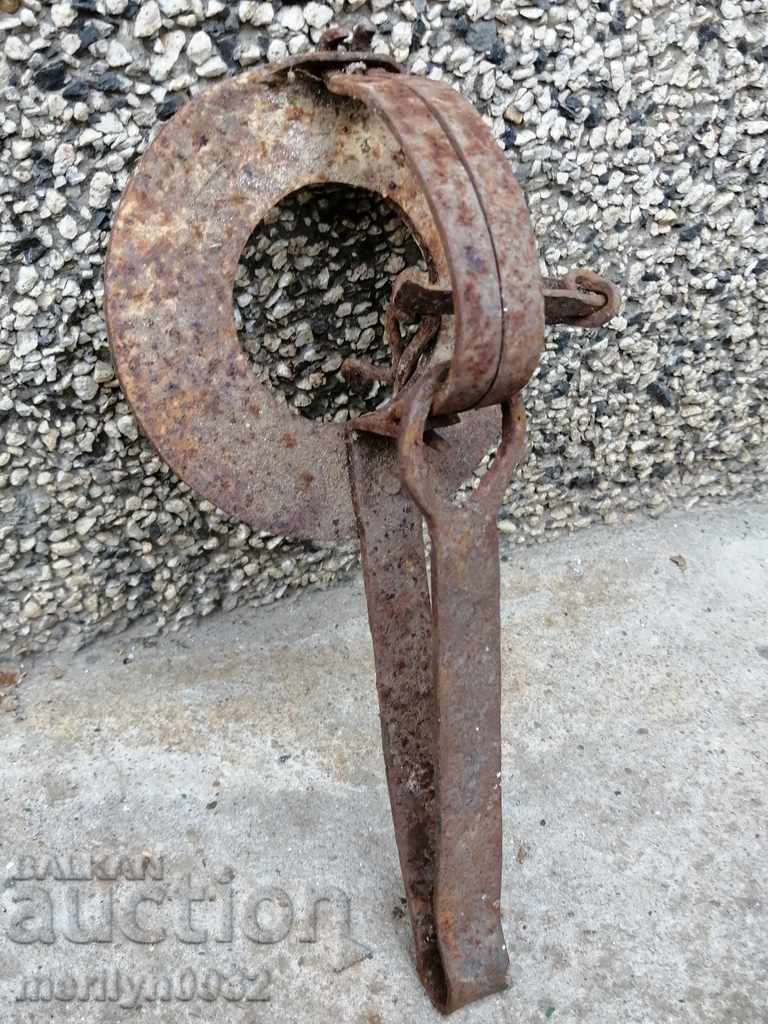 Hand forged wrought iron trap - 7 Hand forged wrought iron trap - 7