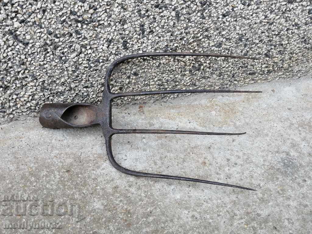 Auction  Old villa, wrought iron instrument