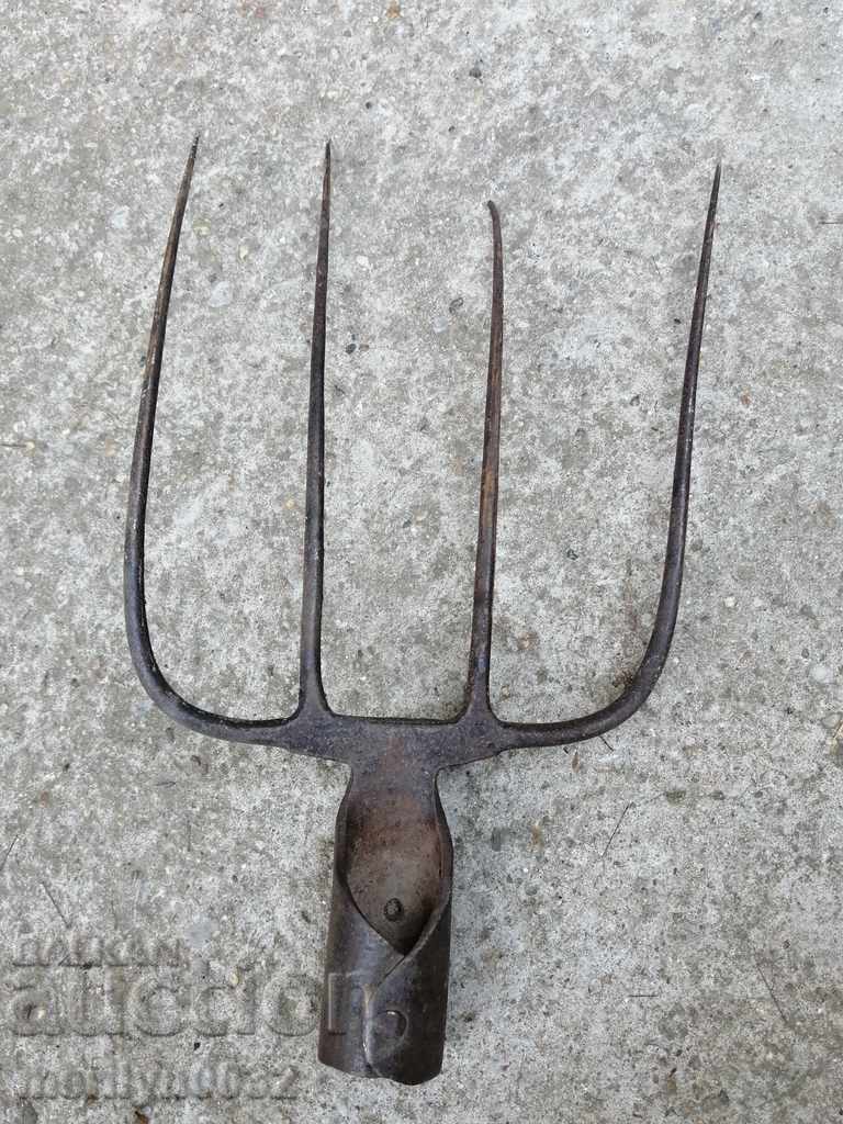 Old villa, wrought iron instrument - 5