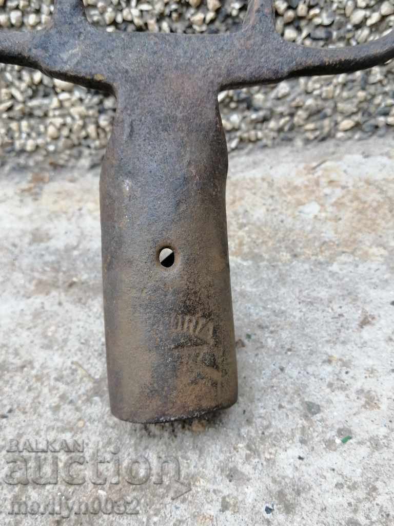 Old villa, wrought iron instrument - 6