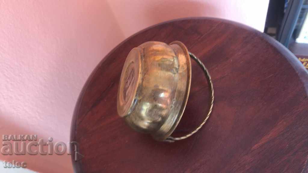 Cutie veche și frumoasă de bomboane cu preț € 5.00 | 9.78 BGN