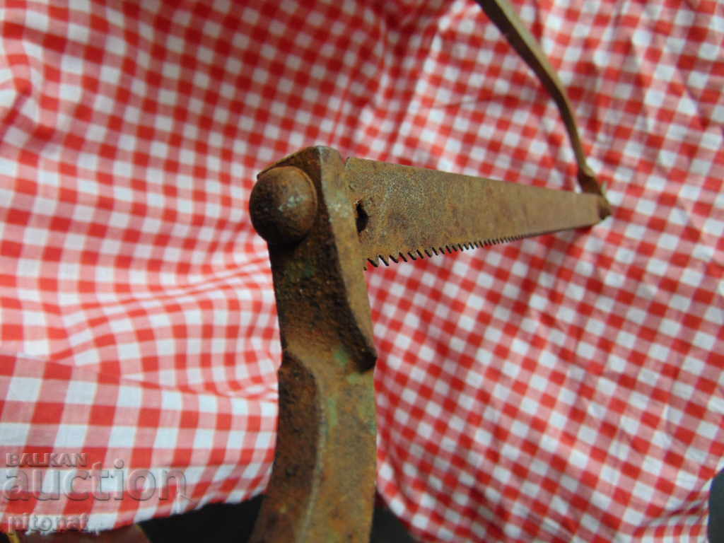 Auction Authentic old forged hacksaw saw Auction Authentic old forged hacksaw saw