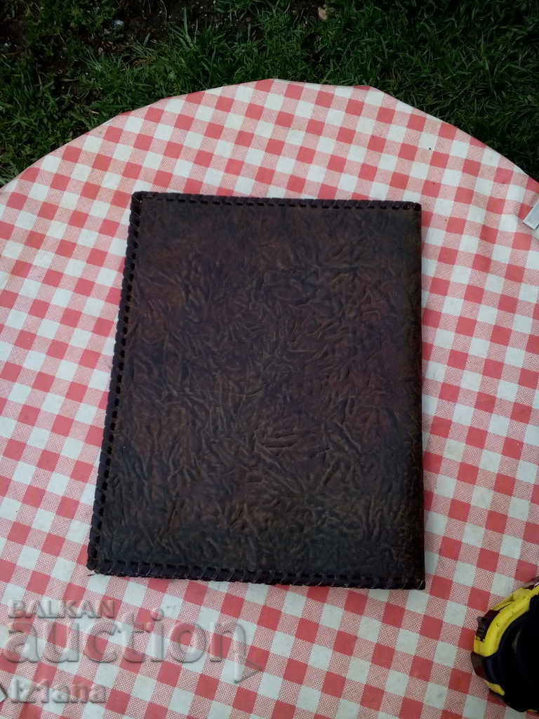 An old leather folder with price 30.00 BGN | € 15.34 An old leather folder with price 30.00 BGN | € 15.34