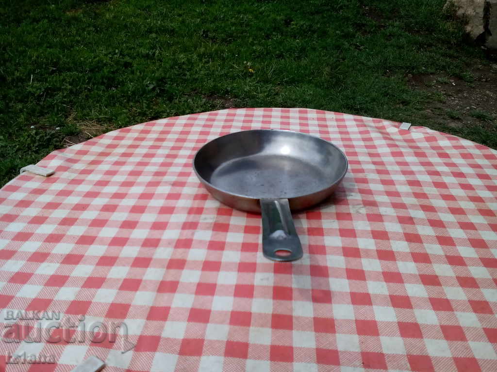 Old stainless steel pan, stainless steel with price 20.00 BGN | € 10.23 Old stainless steel pan, stainless steel with price 20.00 BGN | € 10.23