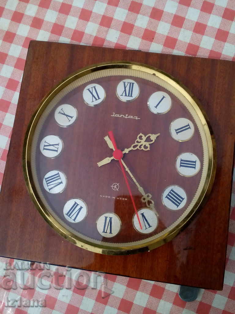 Ρολόι τοίχου AmberJantar με τιμή 30.00 BGN | € 15.34