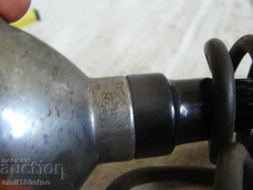 Delivery of Old car repair lamp Delivery of Old car repair lamp