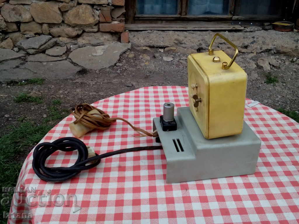 Auction  Old clock, clockwork Amber, Jantar