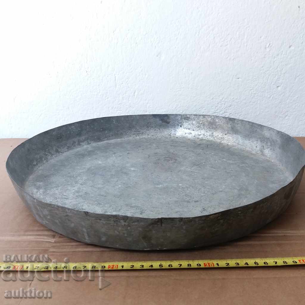 Auction REVIVAL HUGE FORGED COPPER TRAY FOR PIE Auction REVIVAL HUGE FORGED COPPER TRAY FOR PIE