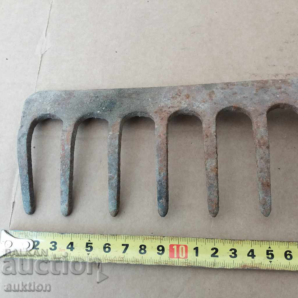 OLD MASSIVE FORGED, THREADED GARDEN THREAD with price 4.99 BGN | € 2.55