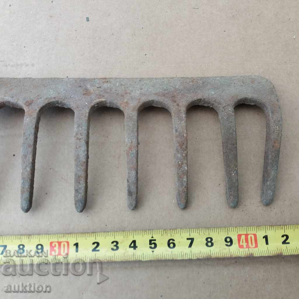 Delivery of OLD MASSIVE FORGED, THREADED GARDEN THREAD