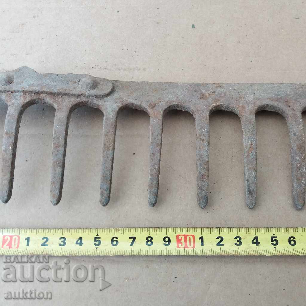 OLD MASSIVE FORGED, THREADED GARDEN THREAD - 5