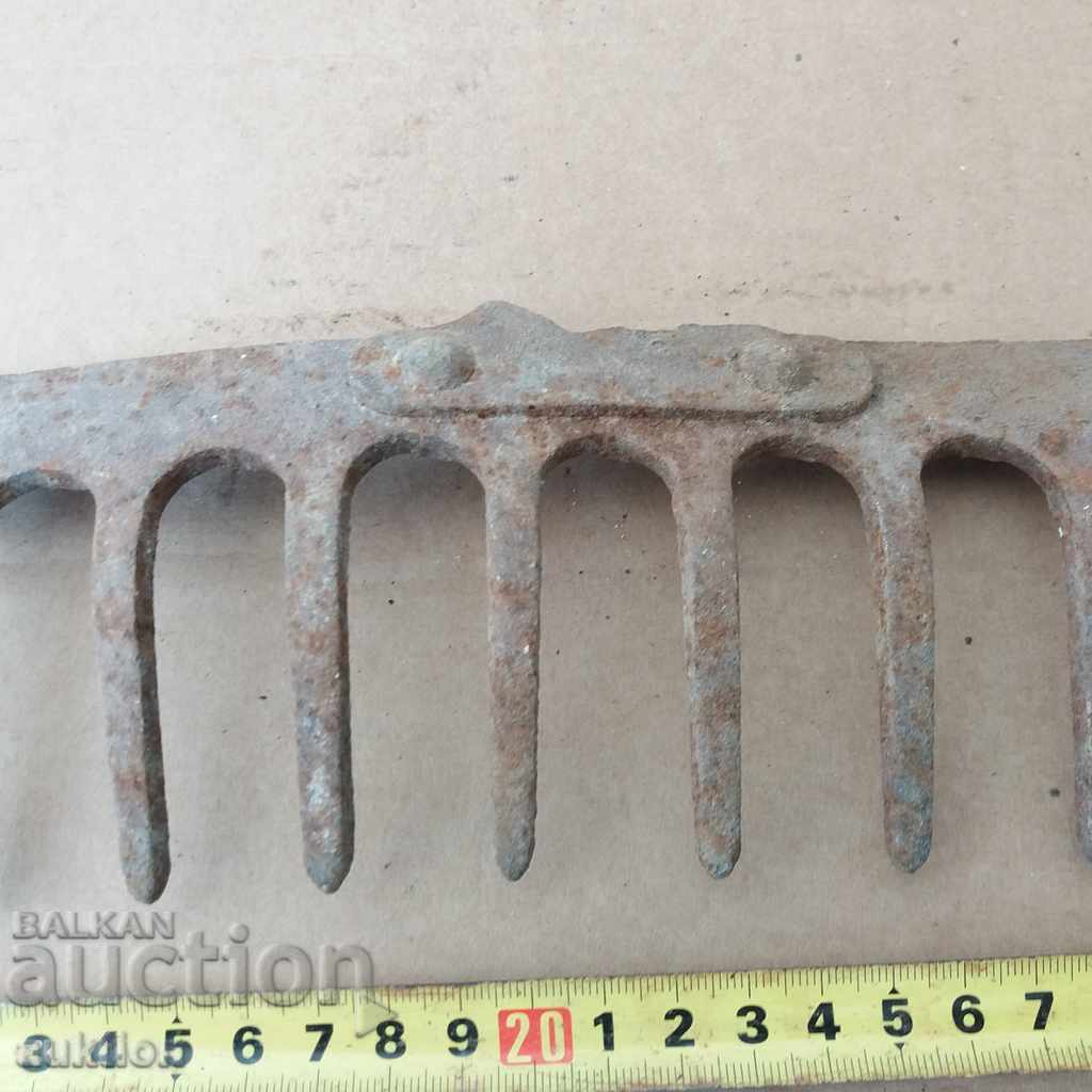 OLD MASSIVE FORGED, THREADED GARDEN THREAD - 6