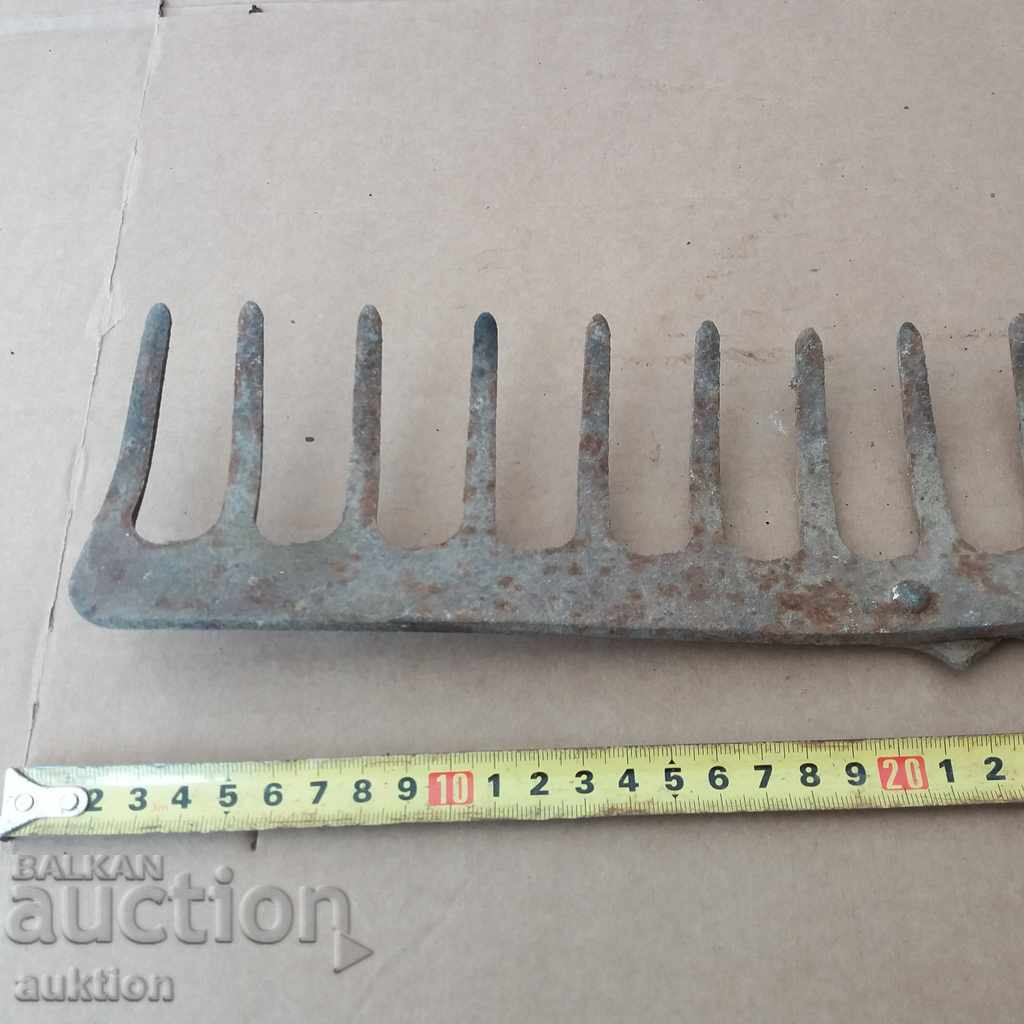 OLD MASSIVE FORGED, THREADED GARDEN THREAD - 7