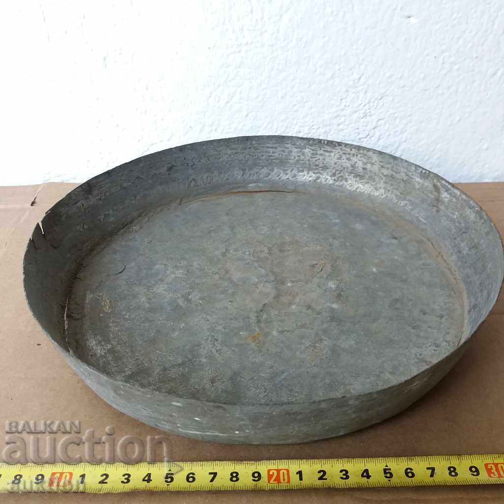 OLD SMALL FORGED COPPER TRAY - REVIVAL with price 9.99 BGN | € 5.11 OLD SMALL FORGED COPPER TRAY - REVIVAL with price 9.99 BGN | € 5.11