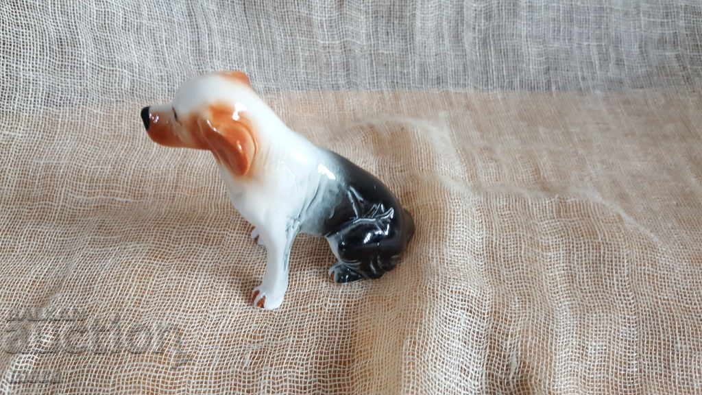 Auction Little porcelain puppy Auction Little porcelain puppy