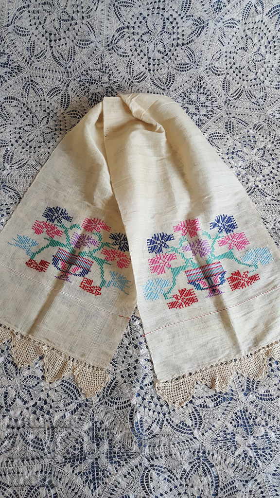 Large authentic canary mesal with colored embroidery with price 80.00 BGN | € 40.90 Large authentic canary mesal with colored embroidery with price 80.00 BGN | € 40.90