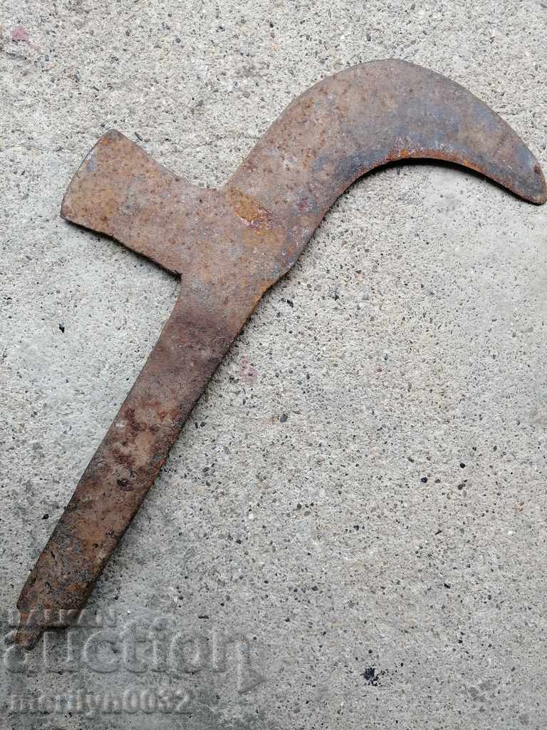 An old hand-forged hammer with primitive engravings, wrought iron with price 25.00 BGN | € 12.78 An old hand-forged hammer with primitive engravings, wrought iron with price 25.00 BGN | € 12.78