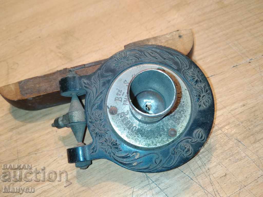 Auction I am selling a head (speaker) for an old gramophone. RRRRR Auction I am selling a head (speaker) for an old gramophone. RRRRR