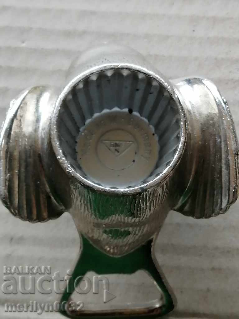 Auction German opener with a figure of a bird for beer 80s. Auction German opener with a figure of a bird for beer 80s.