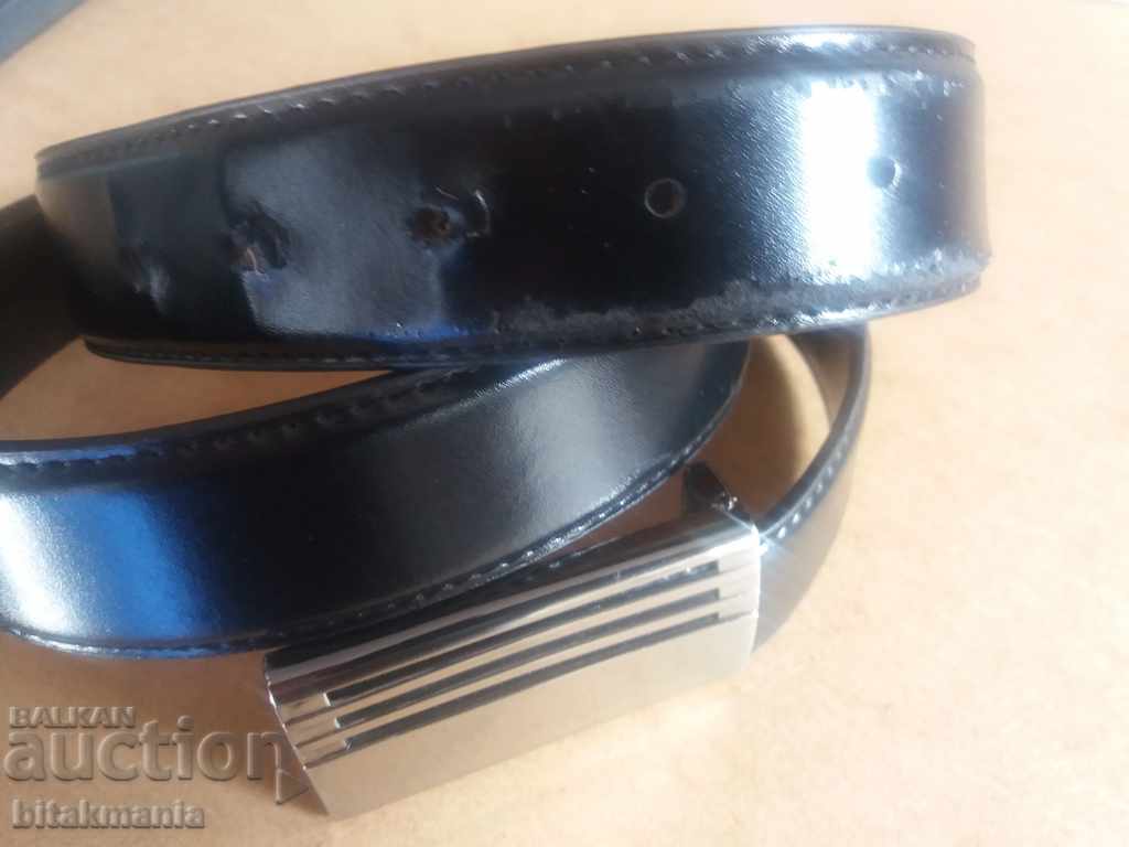 Delivery of Lot of leather goods - read the auction carefully