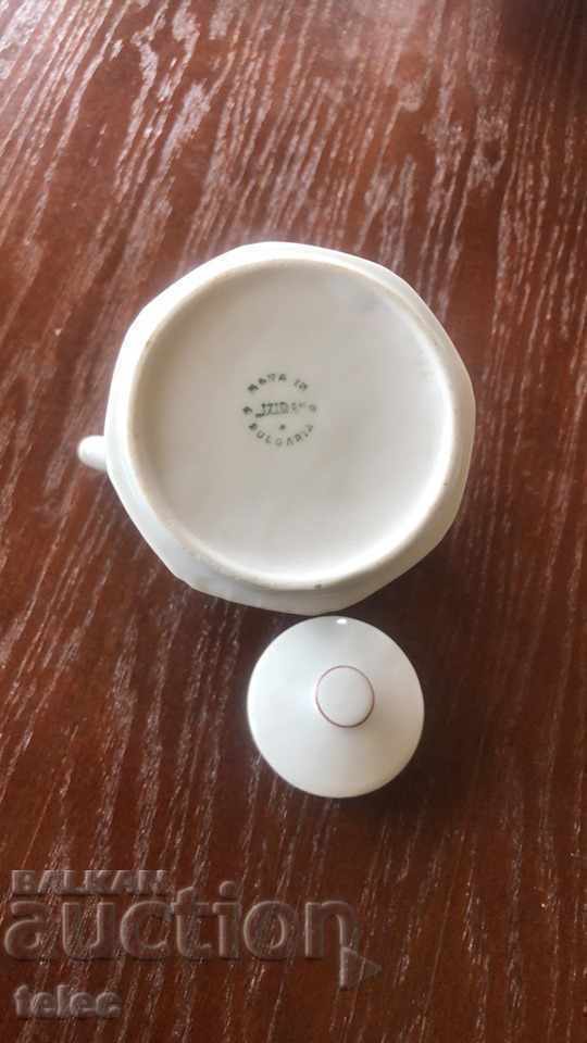 Auction Elegant Bulgarian teapot Auction Elegant Bulgarian teapot