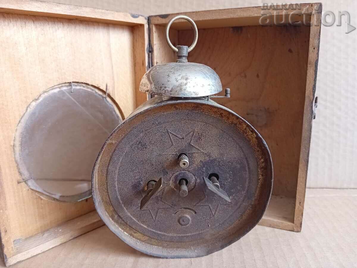 Delivery of COLLECTIBLE ALARM CLOCK WITH PAINTED BOX 1930s WORKING Delivery of COLLECTIBLE ALARM CLOCK WITH PAINTED BOX 1930s WORKING