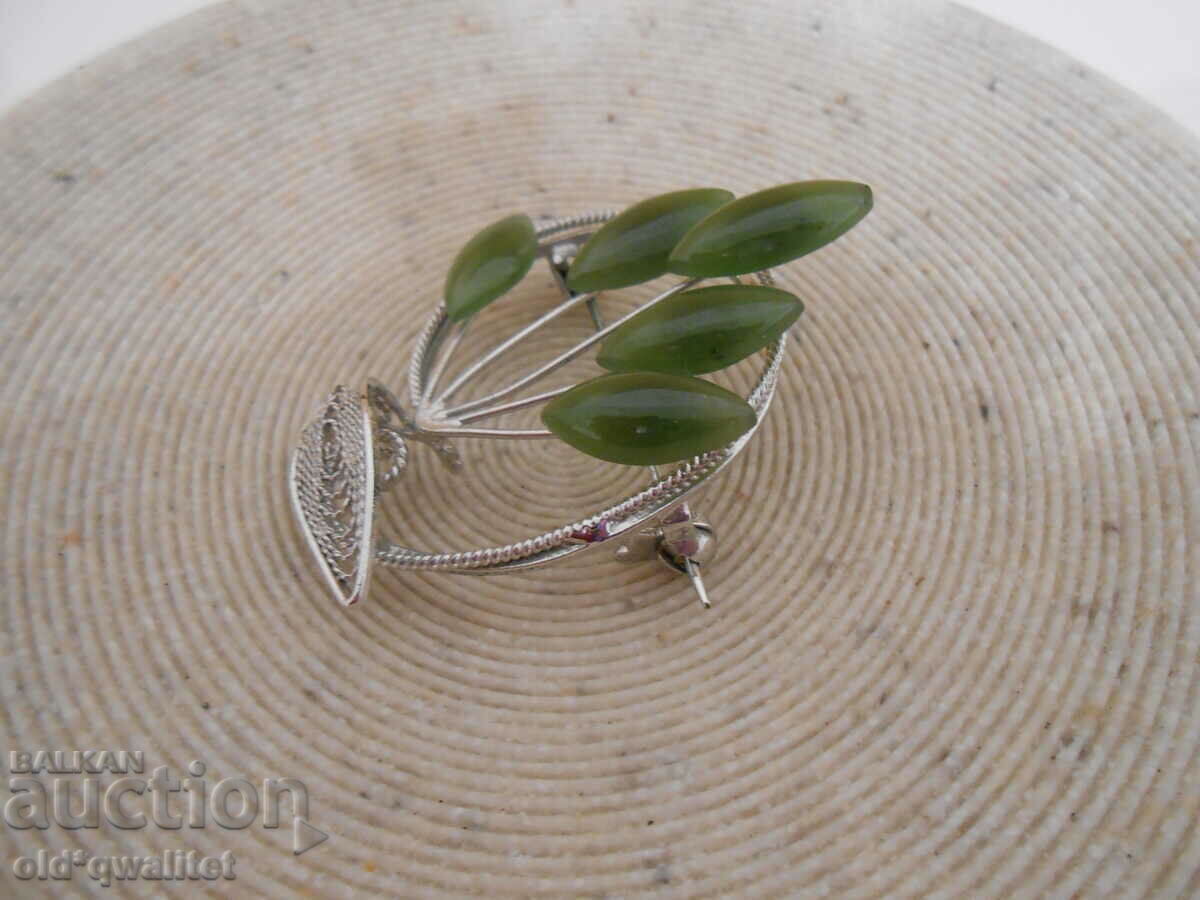 Attractive BROOCH from the past with JADE with price 149.00 BGN | € 76.18 Attractive BROOCH from the past with JADE with price 149.00 BGN | € 76.18