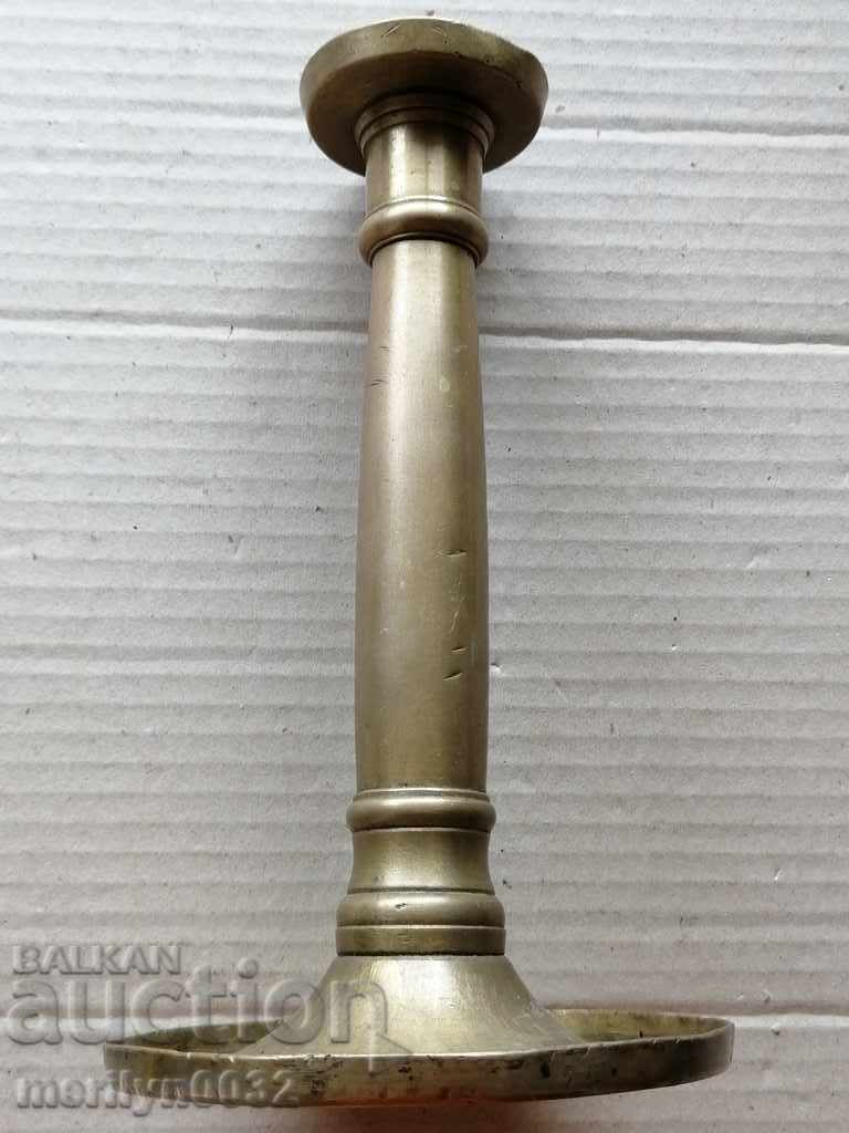 Παλιά ορείχαλκο κηροπήγιο κερί λαμπτήρα - 19ος αιώνας με τιμή 59.00 BGN | € 30.17 Παλιά ορείχαλκο κηροπήγιο κερί λαμπτήρα - 19ος αιώνας με τιμή 59.00 BGN | € 30.17