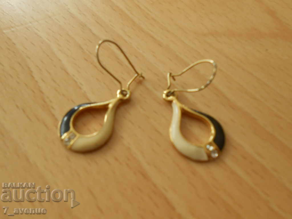 Auction  Old earrings from the 70s, very interesting, 35 mm long