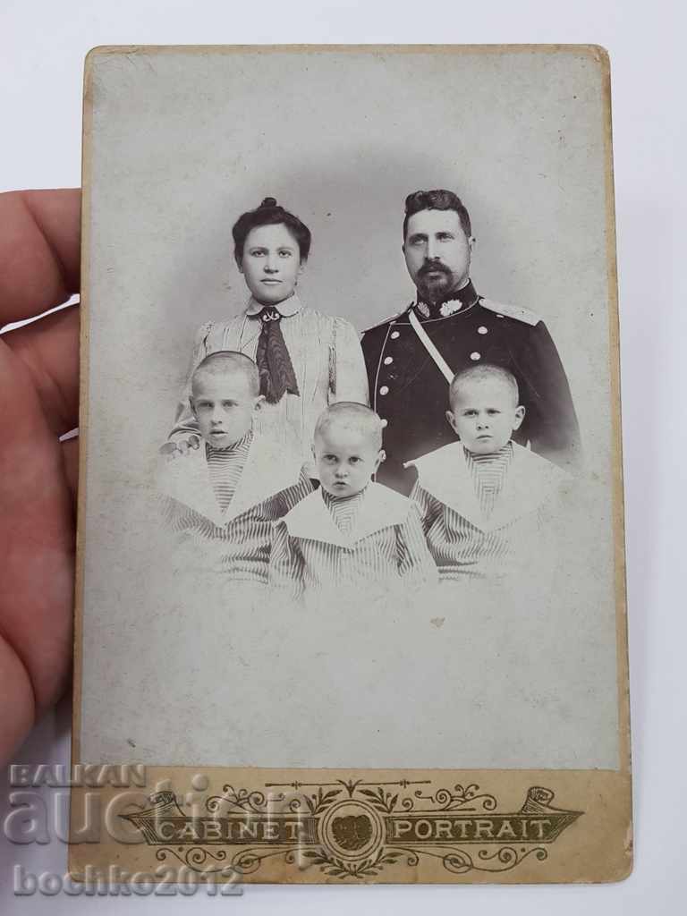 Българска княжеска фотография военен медик със семейството