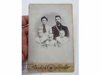 Българска княжеска фотография военен медик със семейството