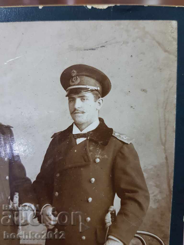Primii ofițeri de navă fotografică princiară bulgară cu sabii - 5