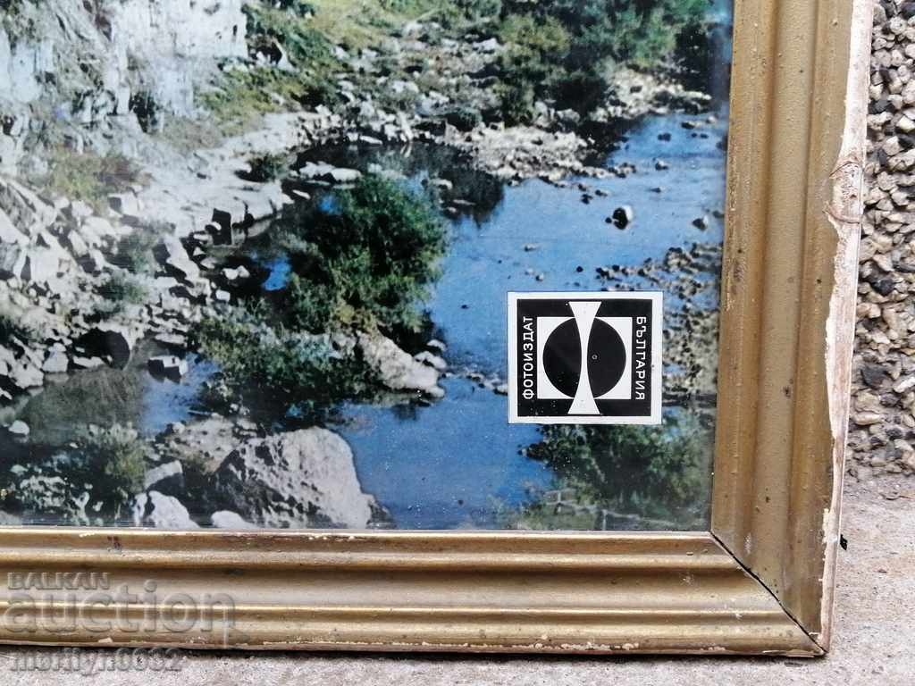 Fotografie color a lui Veliko Tarnovo anii 60 într-un cadru portret cu preț 79.00 BGN | € 40.39 Fotografie color a lui Veliko Tarnovo anii 60 într-un cadru portret cu preț 79.00 BGN | € 40.39