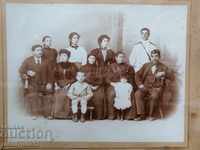 Παλιά φωτογραφία φωτογραφία μιας πλούσιας οικογένειας Τάρνοβο στα τέλη του 19ου αιώνα