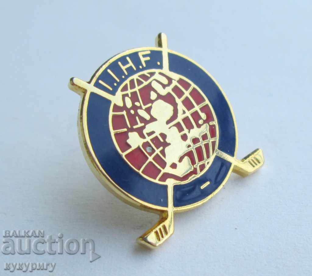 Livrarea 2 ecusoane semnează Arbitrul și Federația Mondială de Hochei cu Gheață Livrarea 2 ecusoane semnează Arbitrul și Federația Mondială de Hochei cu Gheață