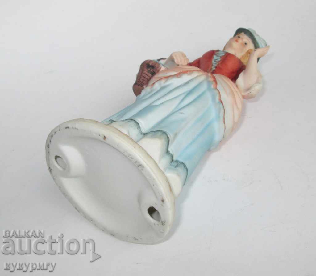 Delivery of Painted porcelain statuette figure of the Baroque Lady Delivery of Painted porcelain statuette figure of the Baroque Lady