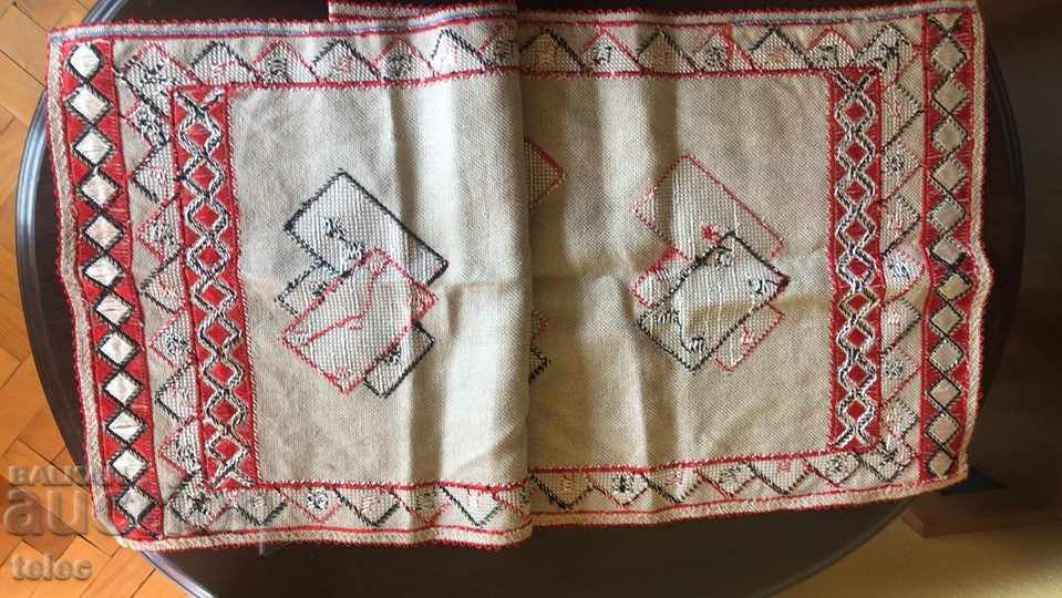 Auction Hand embroidered slot Auction Hand embroidered slot