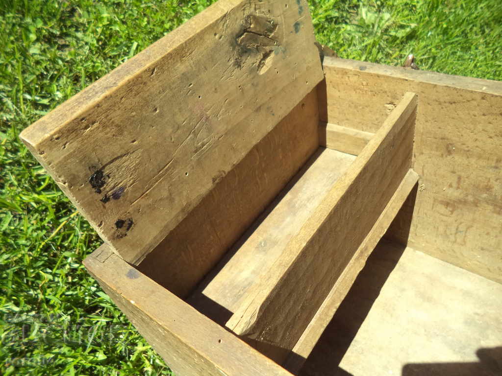 Auction REVIVAL BOX WITH MONEY SECRETARY Auction REVIVAL BOX WITH MONEY SECRETARY