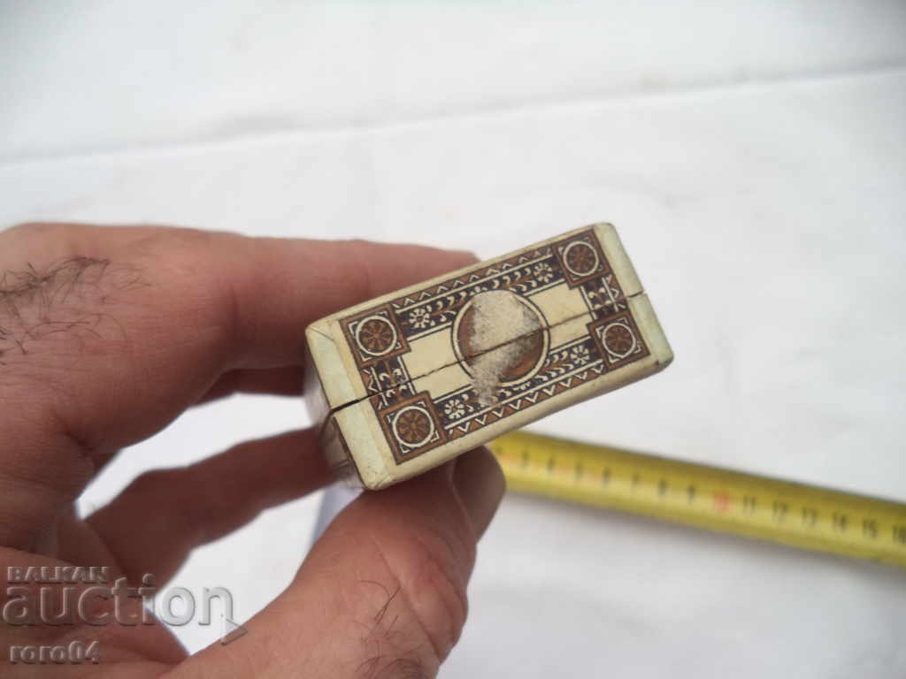 OLD ENGLISH CARDBOARD BOX - 6 OLD ENGLISH CARDBOARD BOX - 6